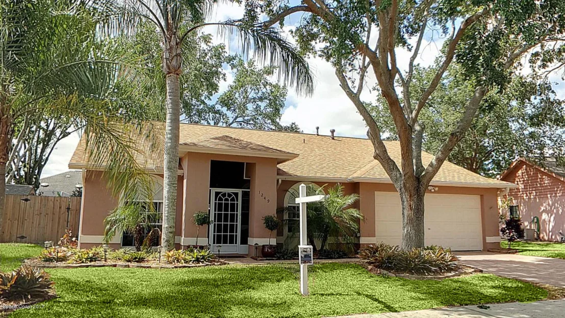 Photo of 1249 Lakeview Drive