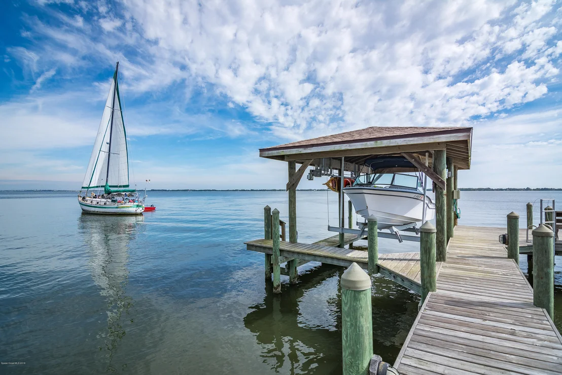 Photo of 3877 Riverside Drive