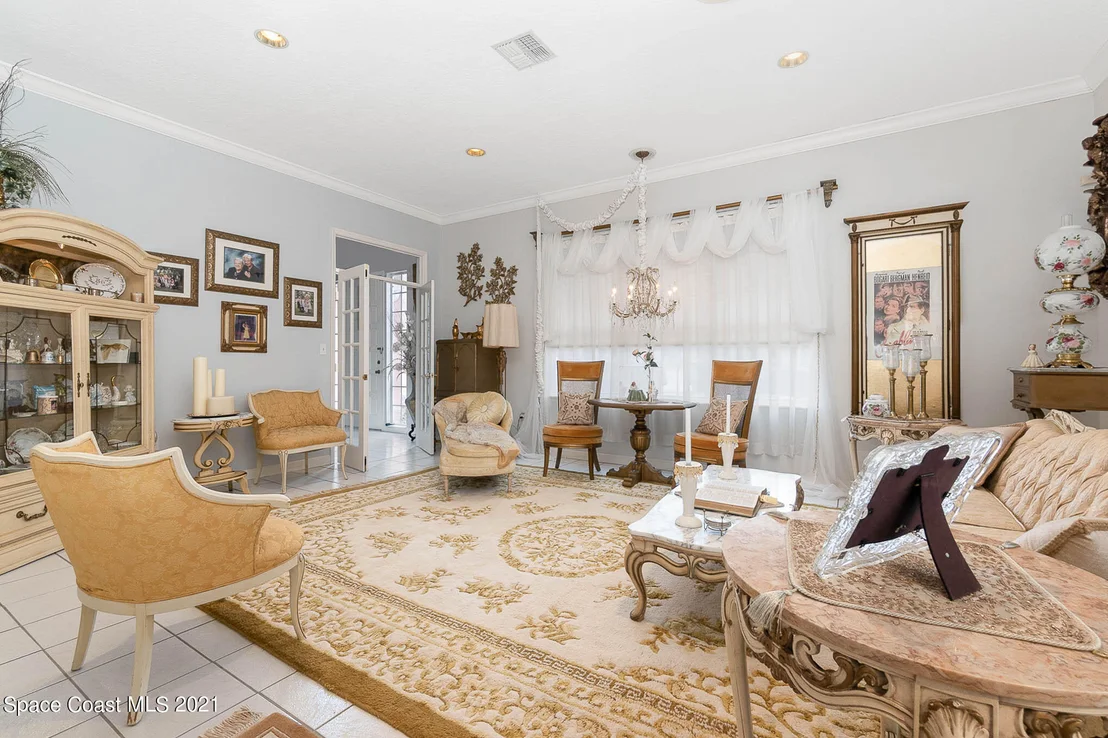 Photo of 1817 Laurel Oak Drive S