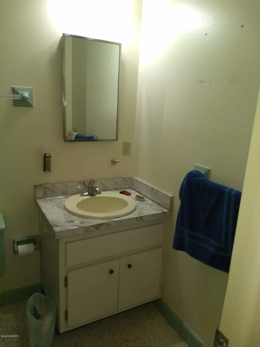Photo of 800 Edwards Street NE