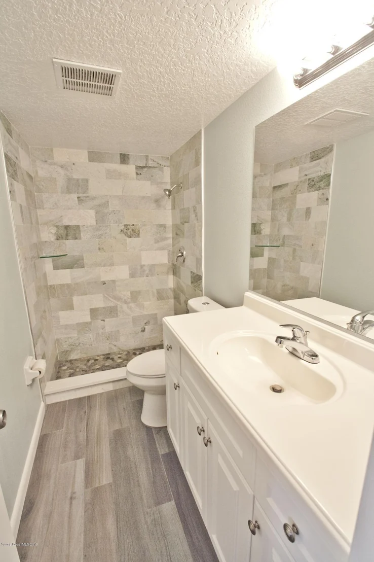 Photo of 878 Kings Post Road