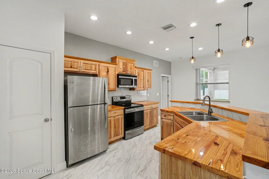 Photo of 416 La Veta Drive