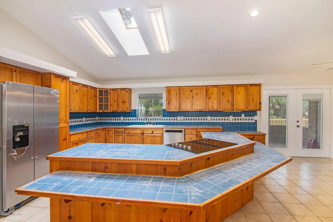 Photo of 5130 Evinrude Road