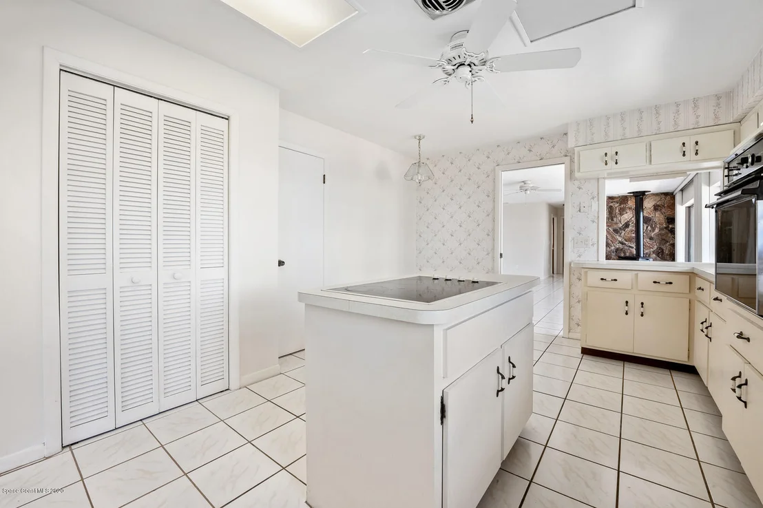 Photo of 447 Riverview Lane