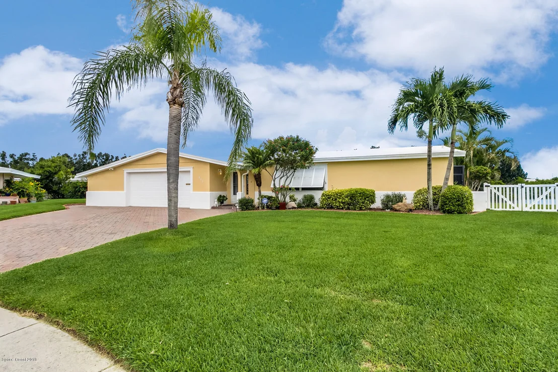 Photo of 449 Thrush Drive