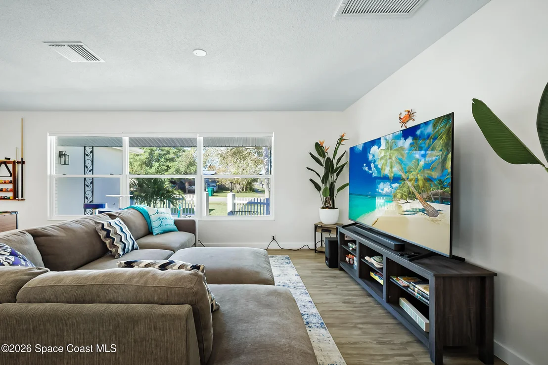 Photo of 557 Ixora Drive