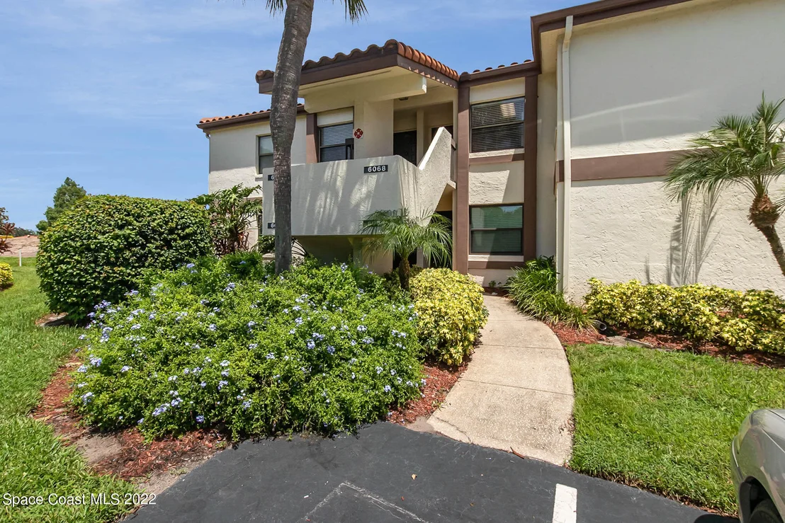 Photo of Unit 202 at 6068 Willowpointe Circle