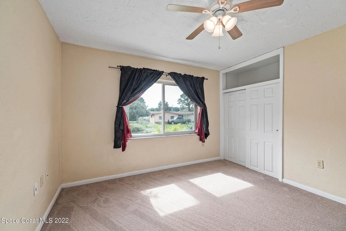 Photo of 32 Knollwood Drive