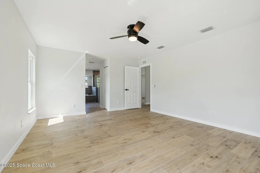 Photo of 1441 Eldron Boulevard SE