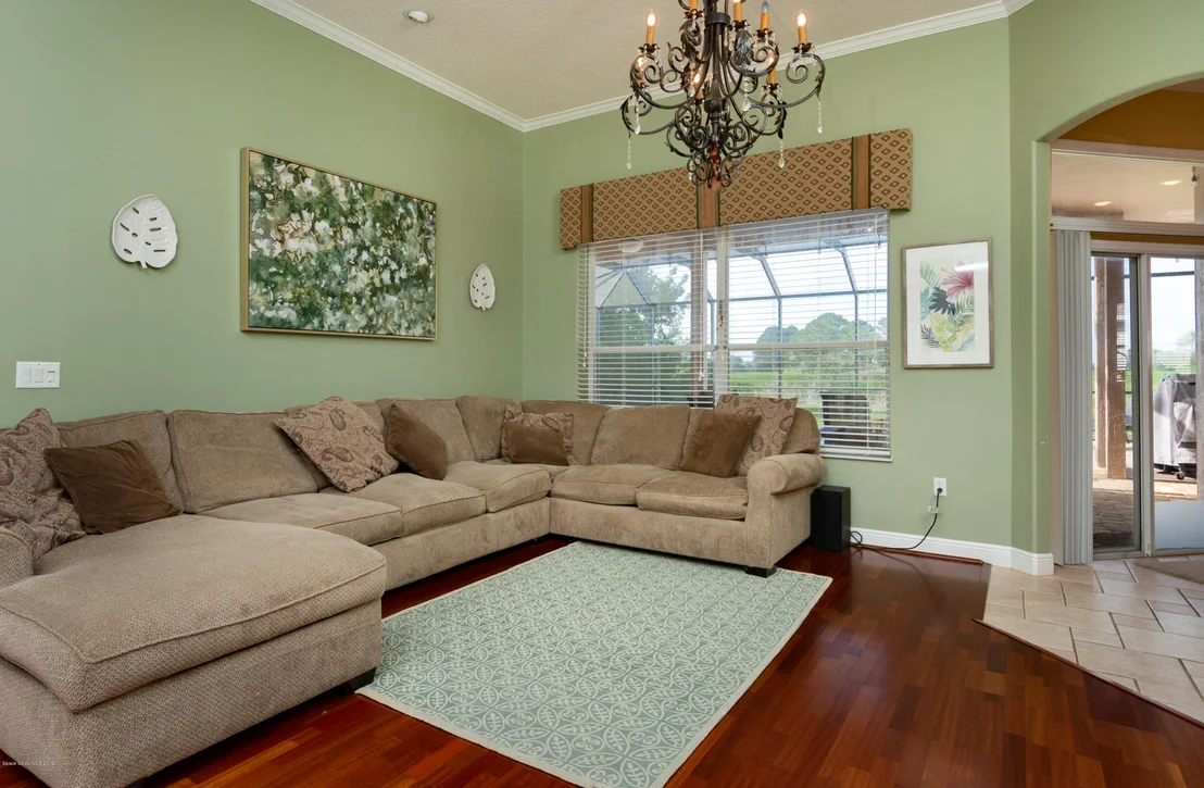 Photo of 1748 Windbrook Drive SE