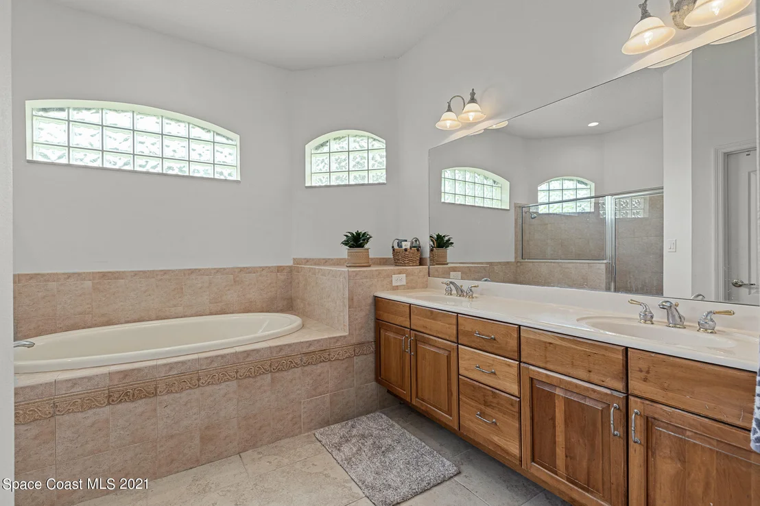 Photo of 1220 Tuckaway Drive