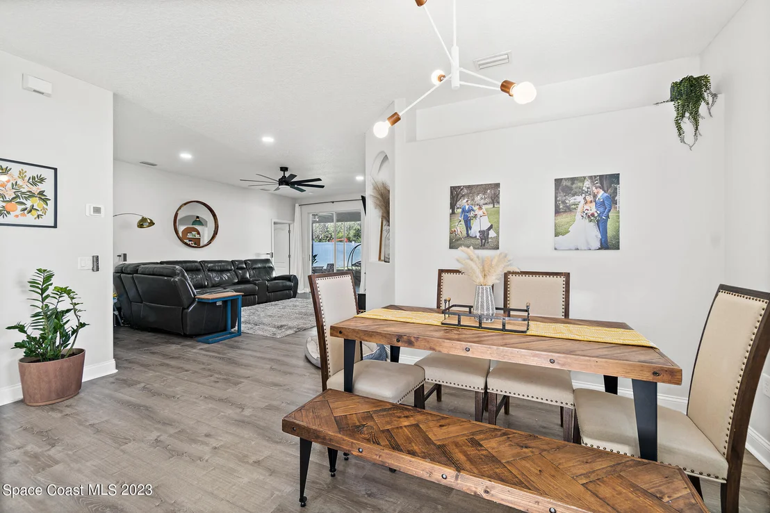 Photo of 362 Waterside Circle