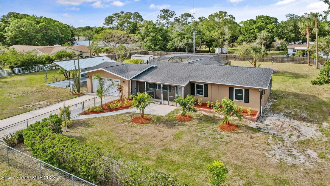 Photo of 3030 Hield Road