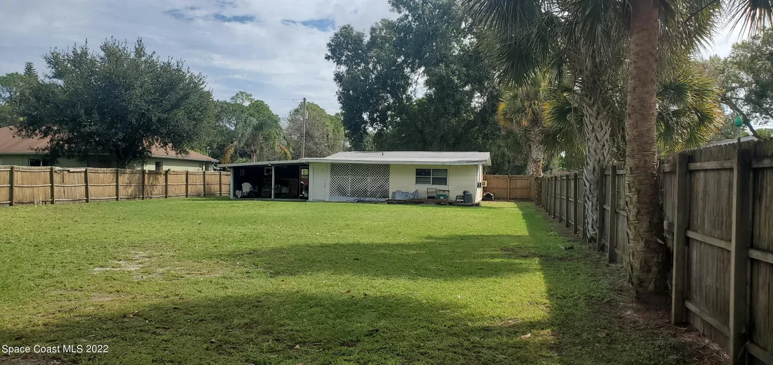 Photo of 305 Pine Avenue