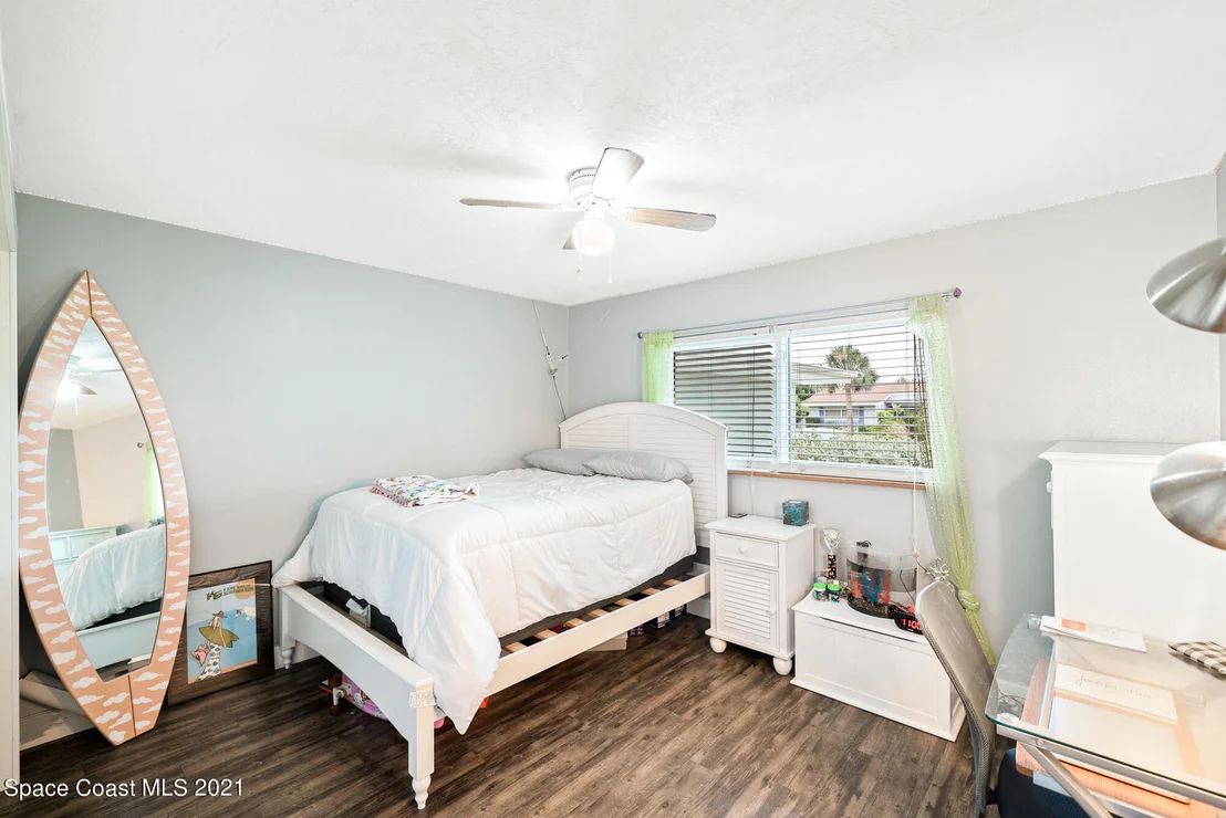 Photo of 552 S Sonora Circle
