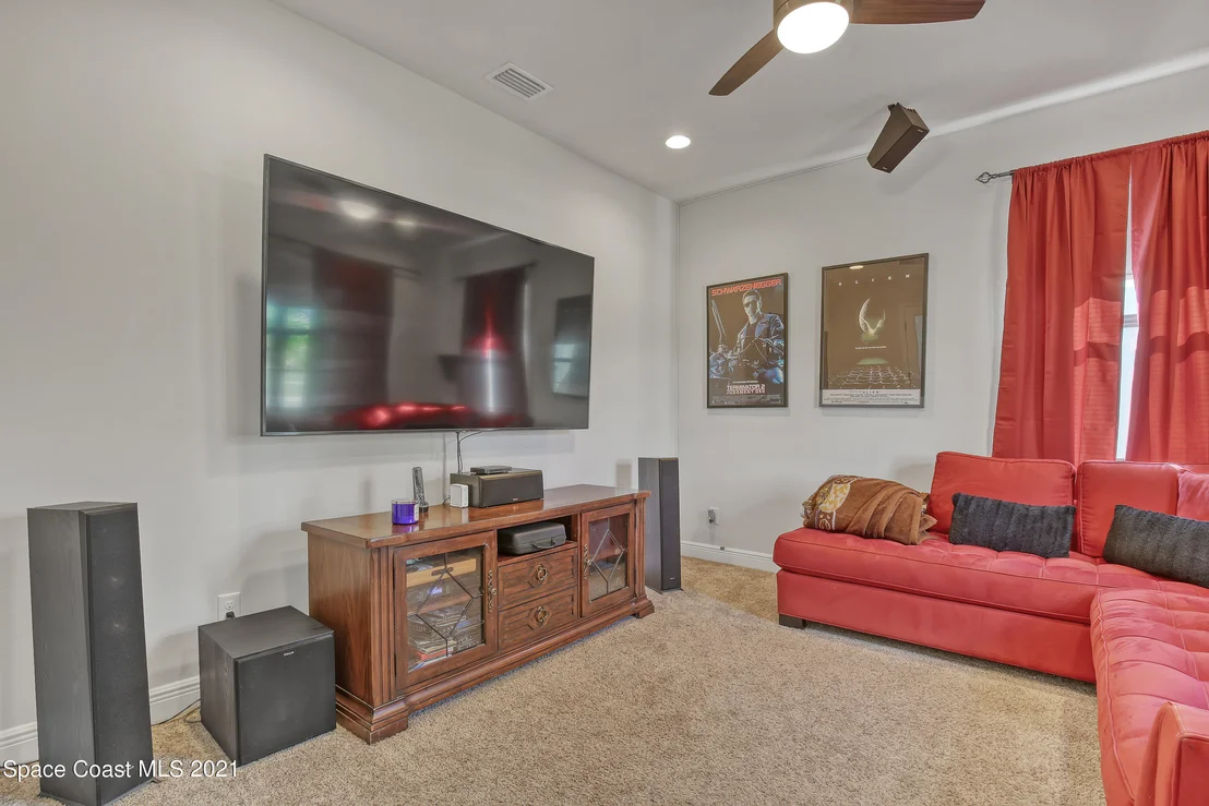 Photo of 7763 Poulicny Lane