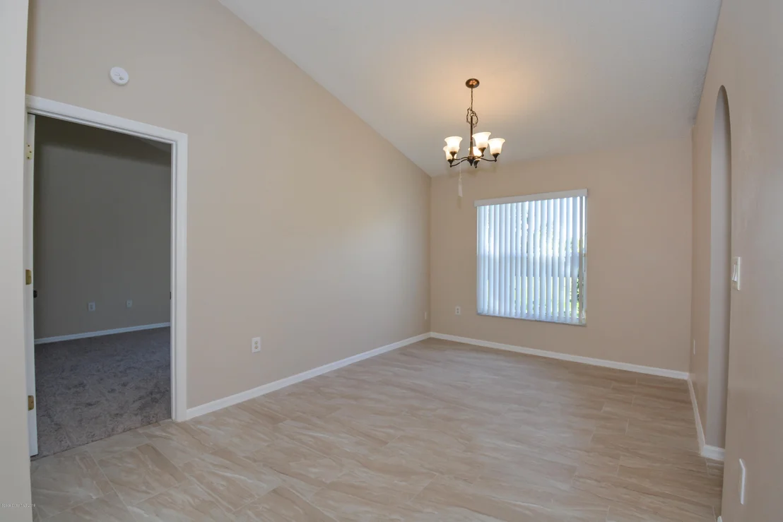 Photo of 1898 Fallon Boulevard NE