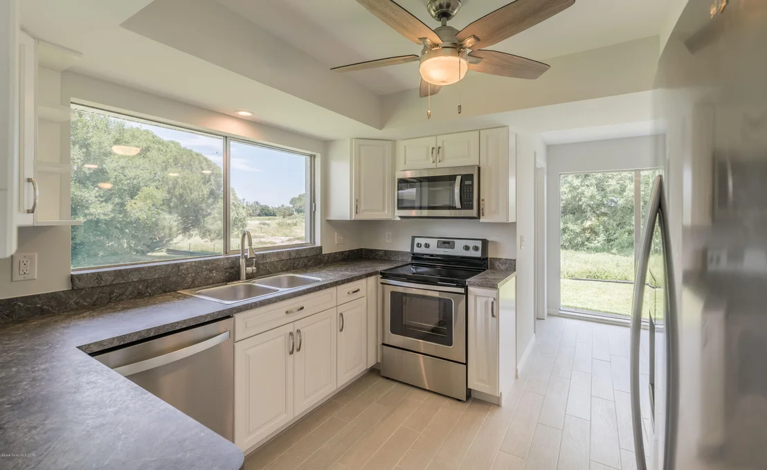 Photo of 1449 Meadowbrook Road NE