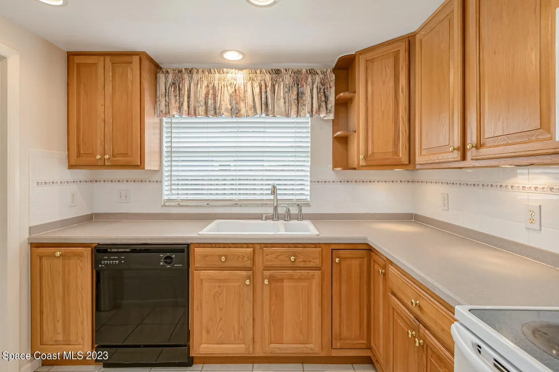 Photo of 536 Solitaire Palm Drive