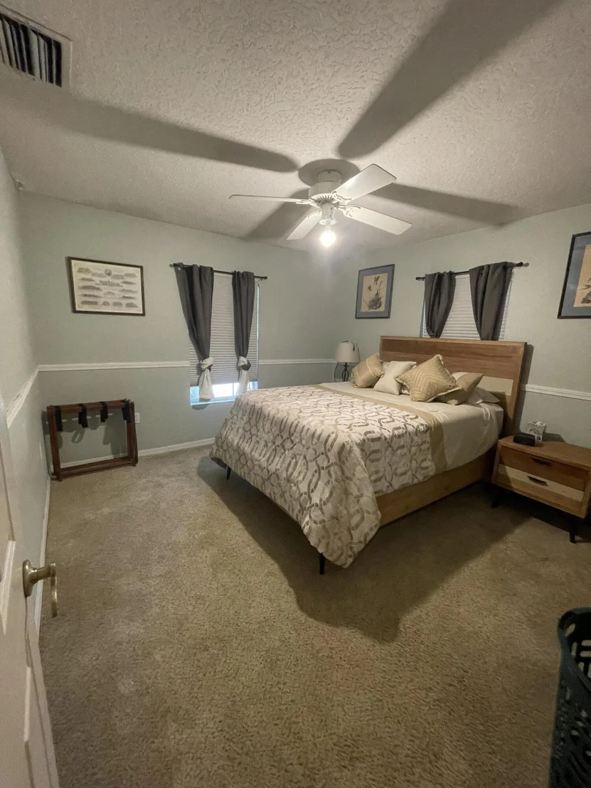 Photo of 1260 Meadowbrook Road NE