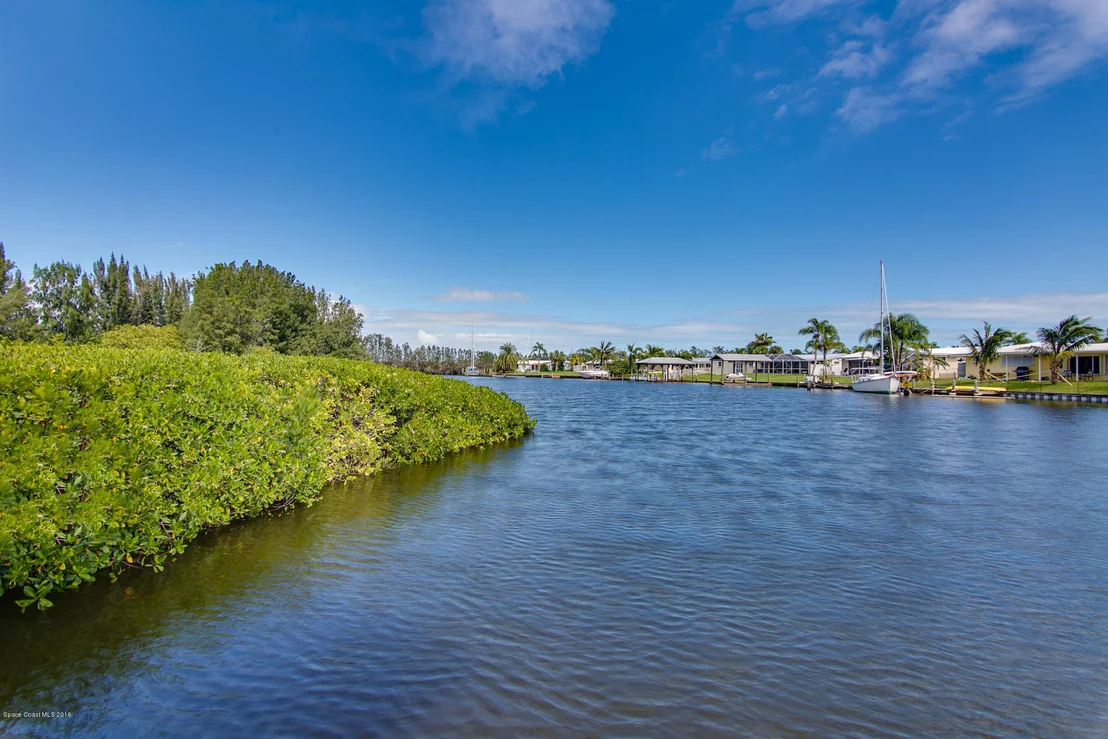 Photo of 256 Lanternback Island Drive