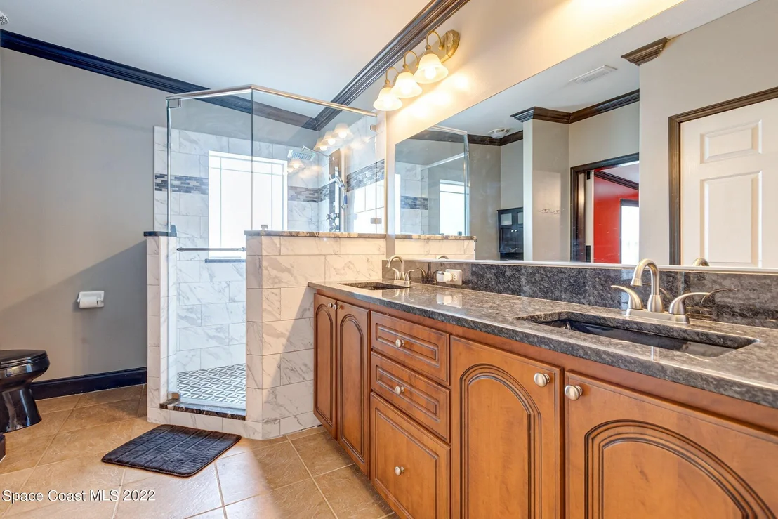 Photo of 1075 Lindholm Place