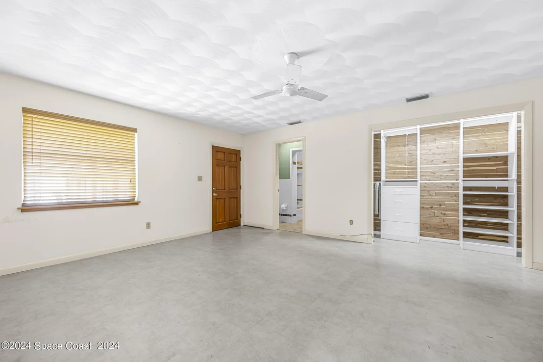 Photo of 319 Howard Lane