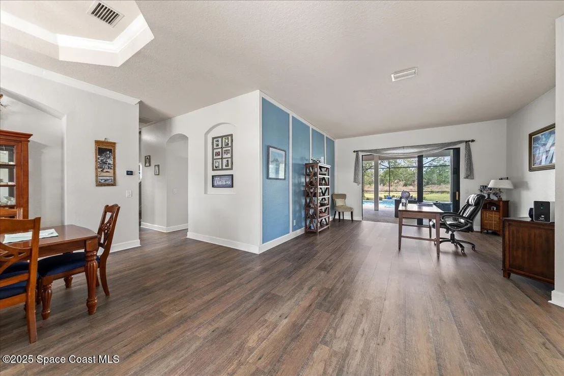 Photo of 2100 Windbrook Drive SE