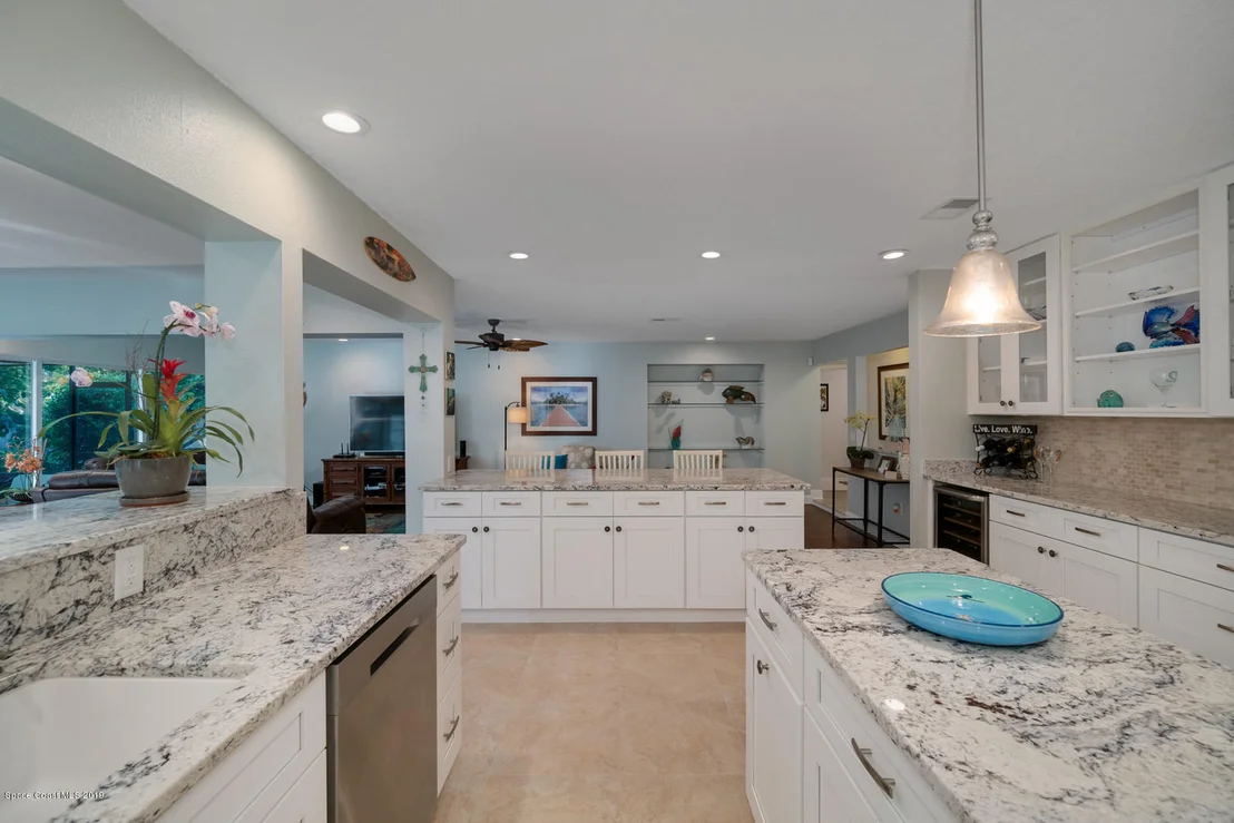 Photo of 484 Oak Ridge Drive