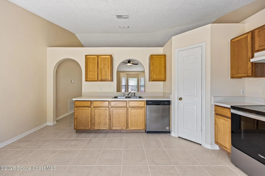 Photo of 1012 Ray Road SE