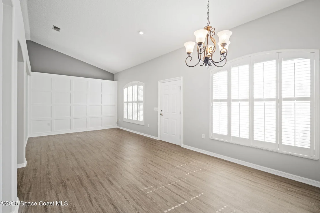 Photo of 425 La Veta Drive