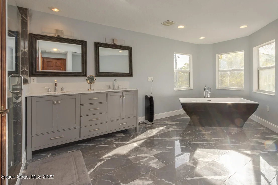 Photo of 536 Sunset Boulevard