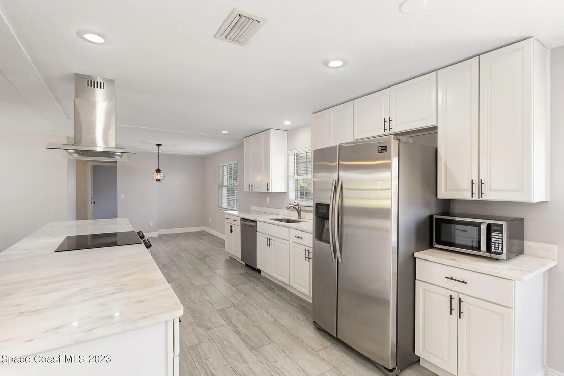 Photo of 947 Bluewater Drive