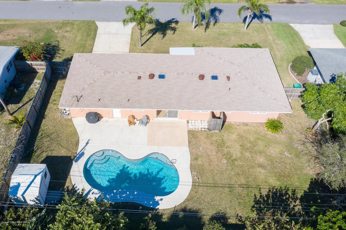 Photo of 565 Seabreeze Drive