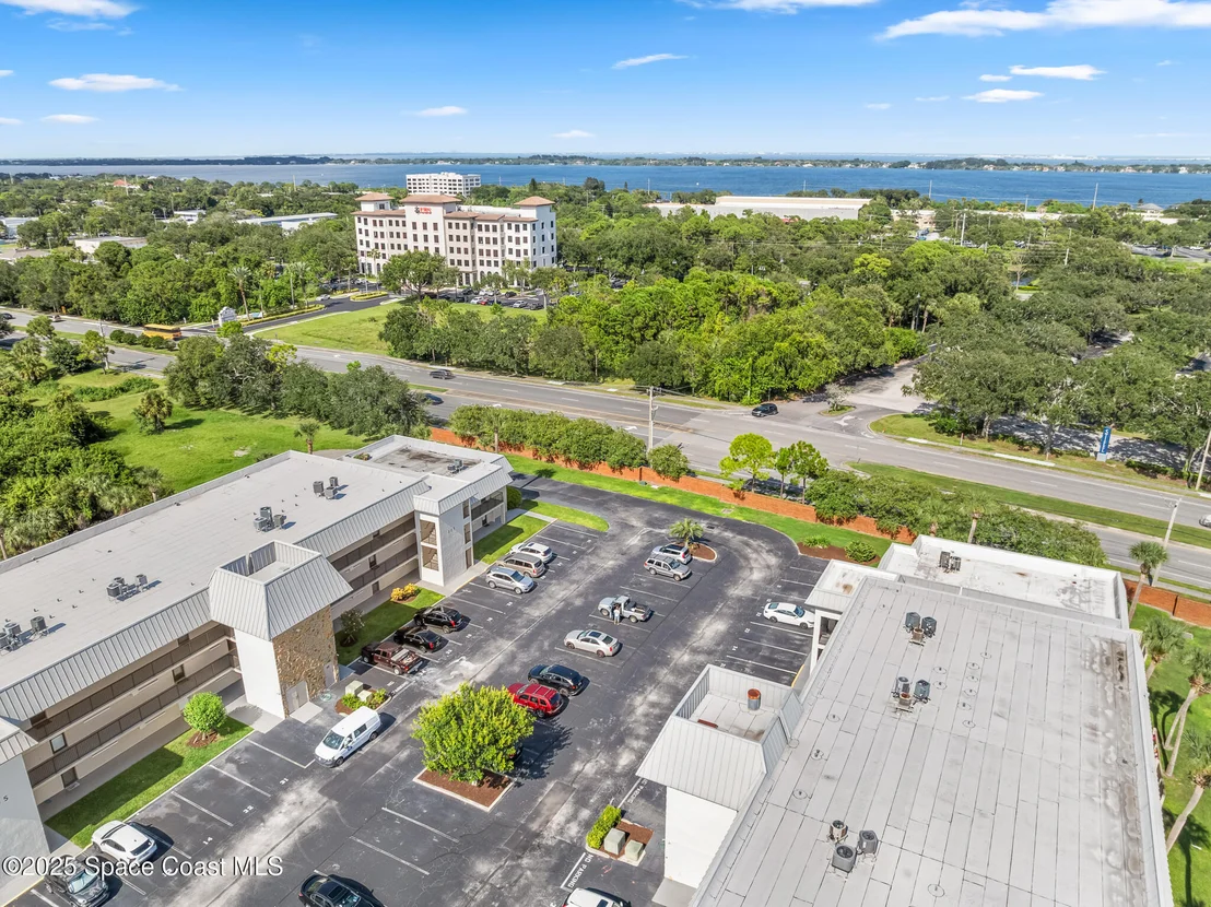 Photo of Unit 1218 at 305 Tangle Run Boulevard