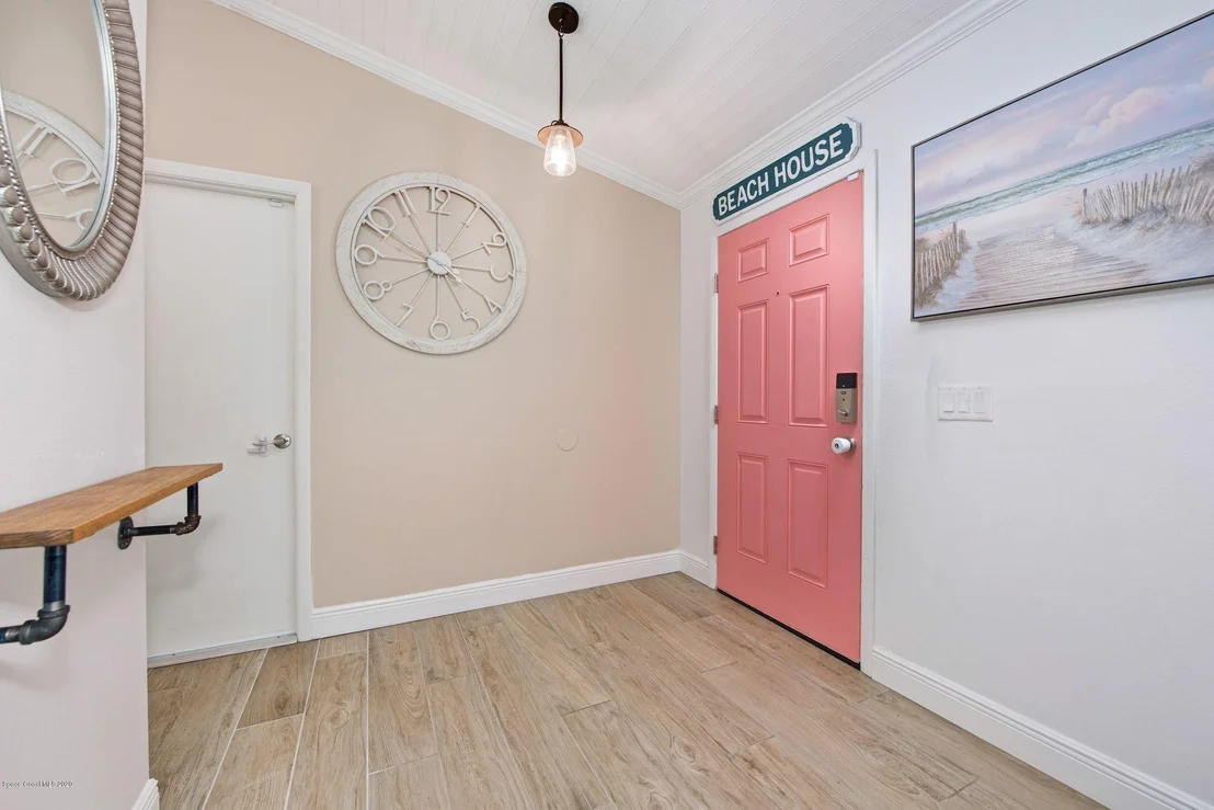 Photo of 229 Chalet Avenue