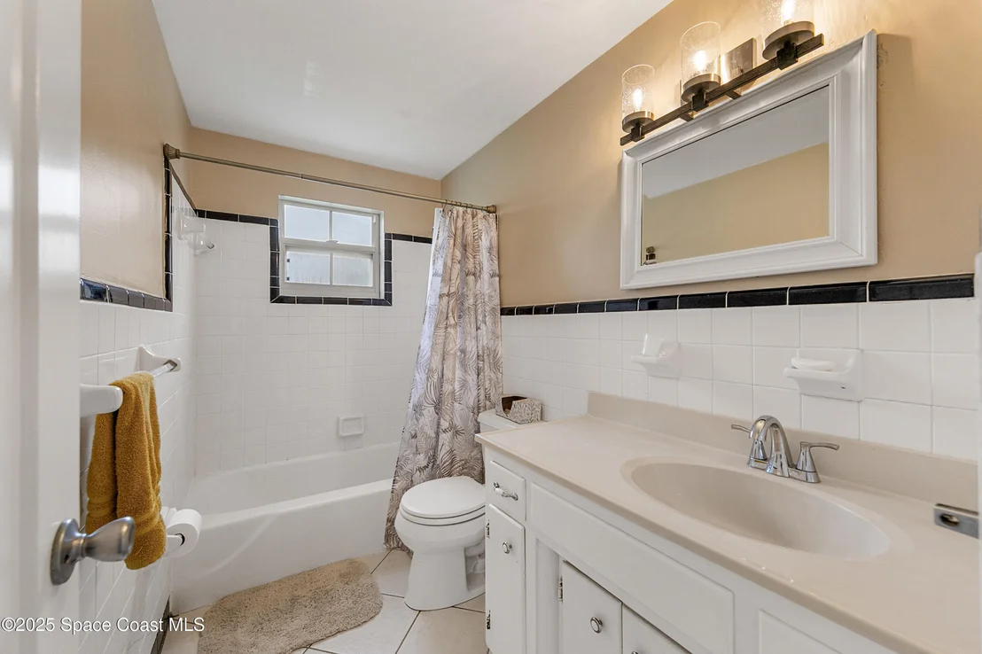 Photo of 409 Lynn Avenue