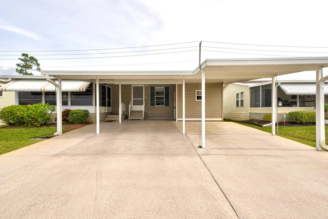 Photo of 665 Outer Drive