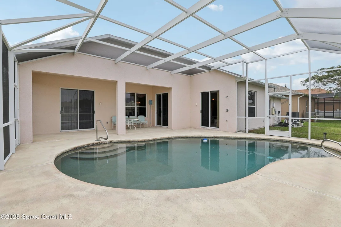 Photo of 4687 Alamanda Drive