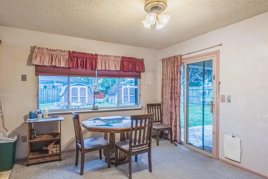 Photo of 997 Cadillac Drive NE