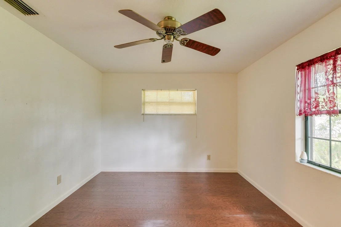 Photo of 2650 Washington Street