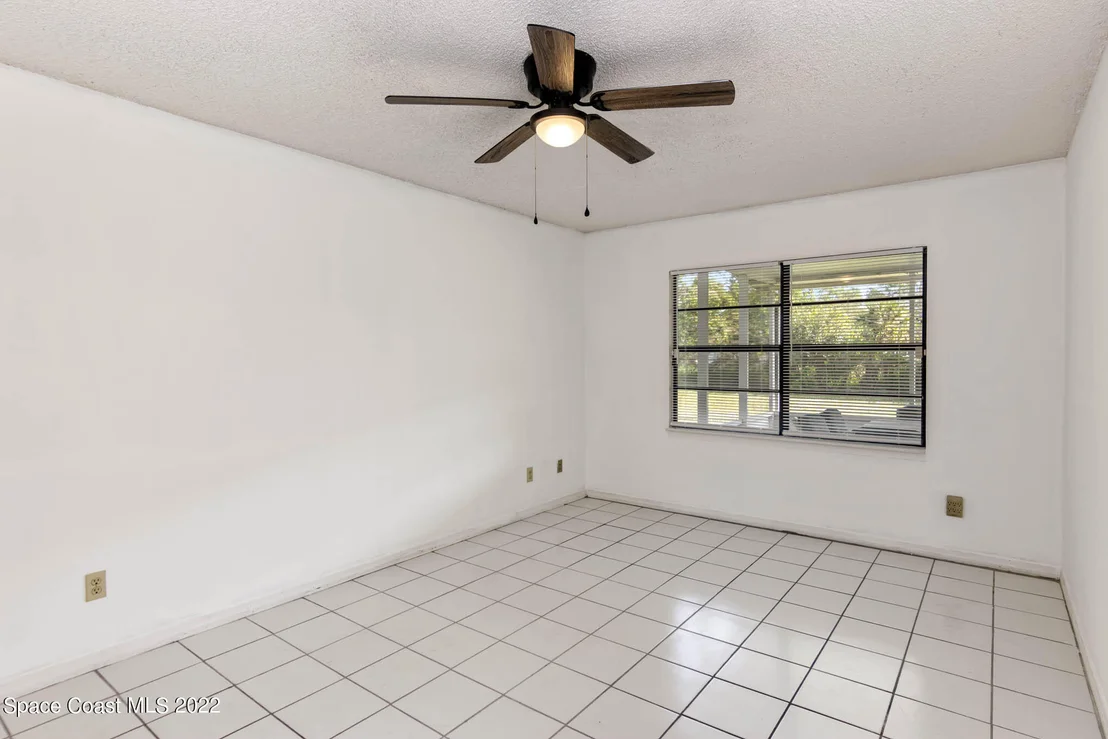 Photo of 1749 Tharp Road SE