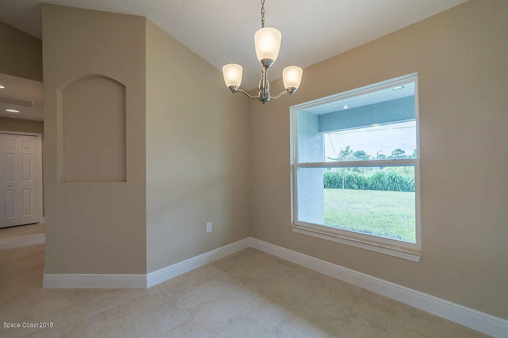 Photo of 1048 Landsdowne Drive