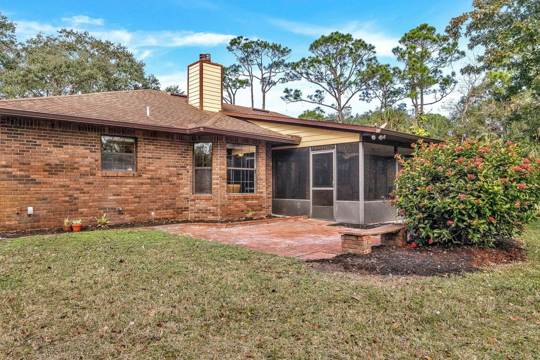 Photo of 1810 Laurel Oak Drive