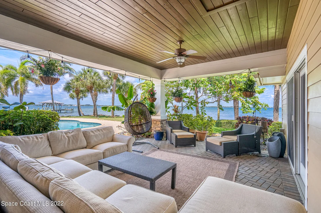 Photo of 437 River View Lane