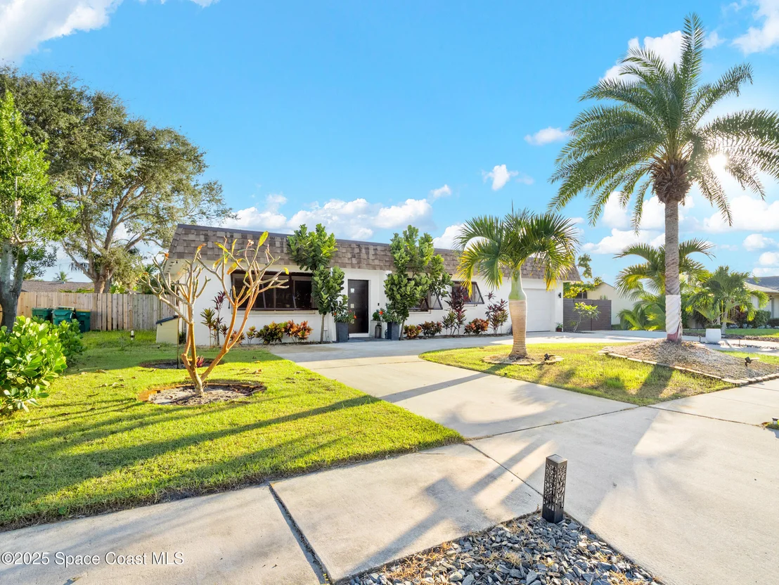 Photo of 219 Sand Pine Road