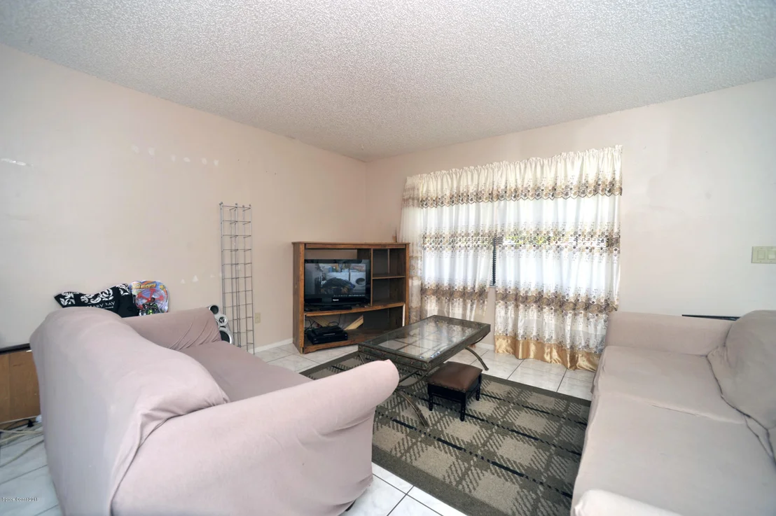 Photo of 1658 Arcot Circle NE