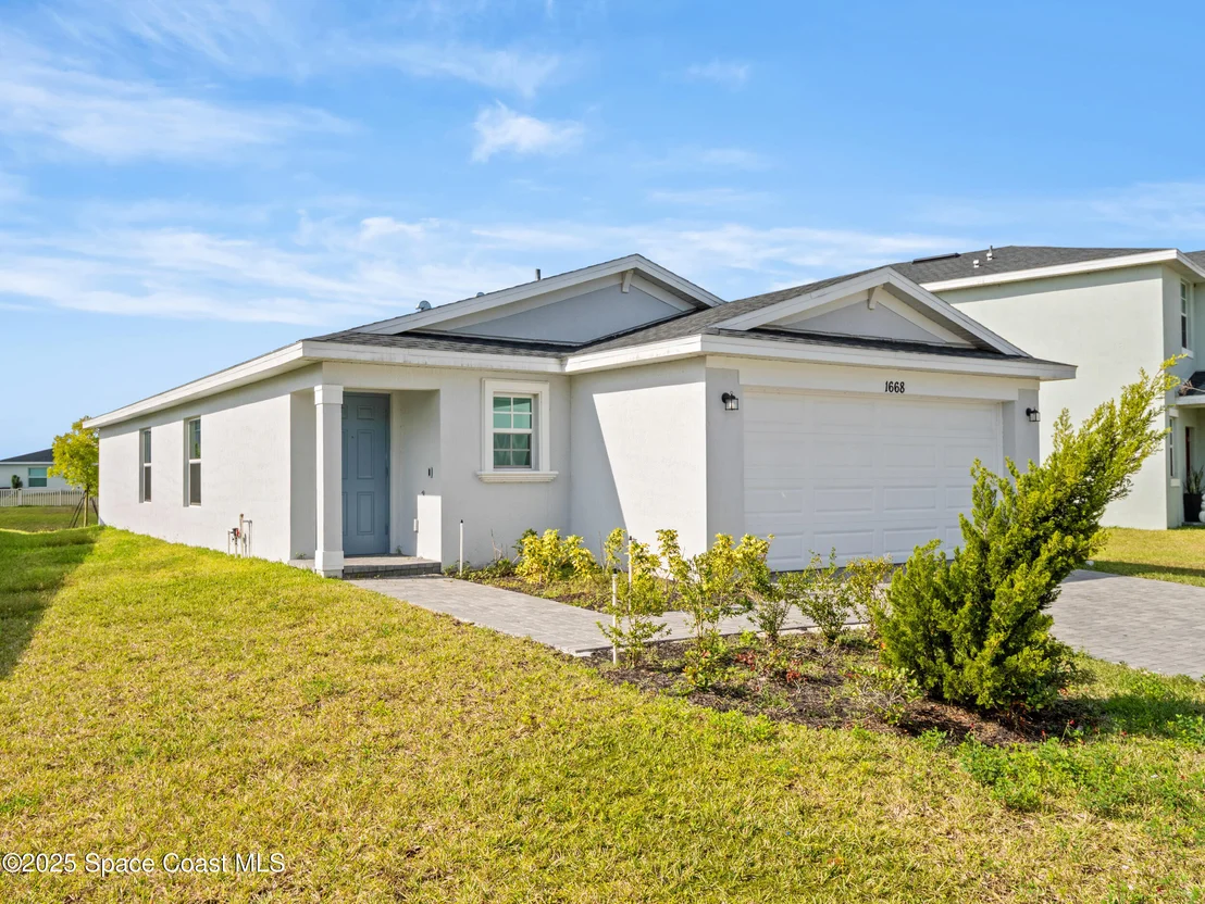 Photo of 1668 Colebrook Circle SW