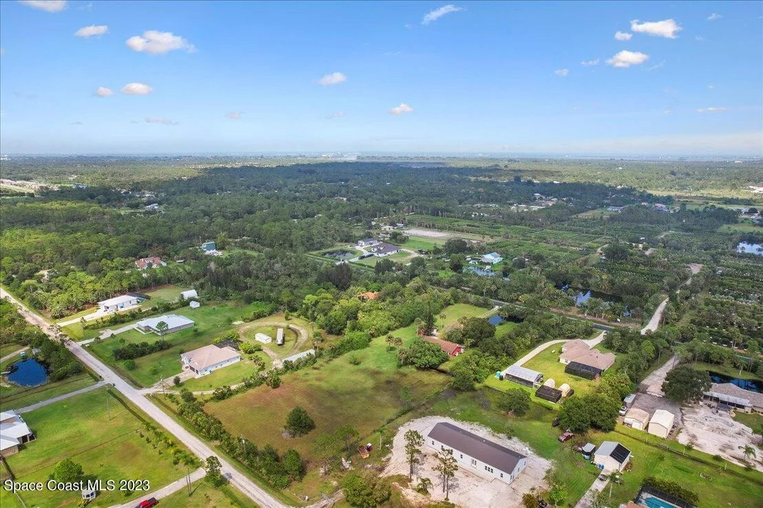 Photo of 2660 Weber Road