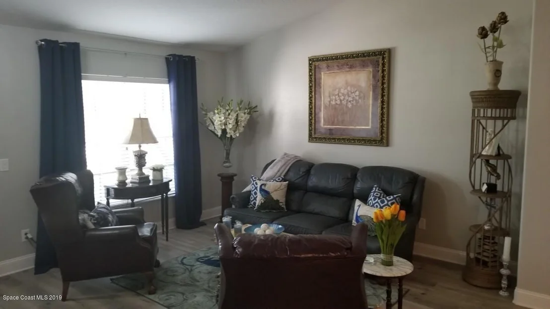 Photo of 835 Laurel Drive